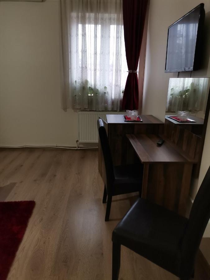 Pensiunea Boema Nhà khách *